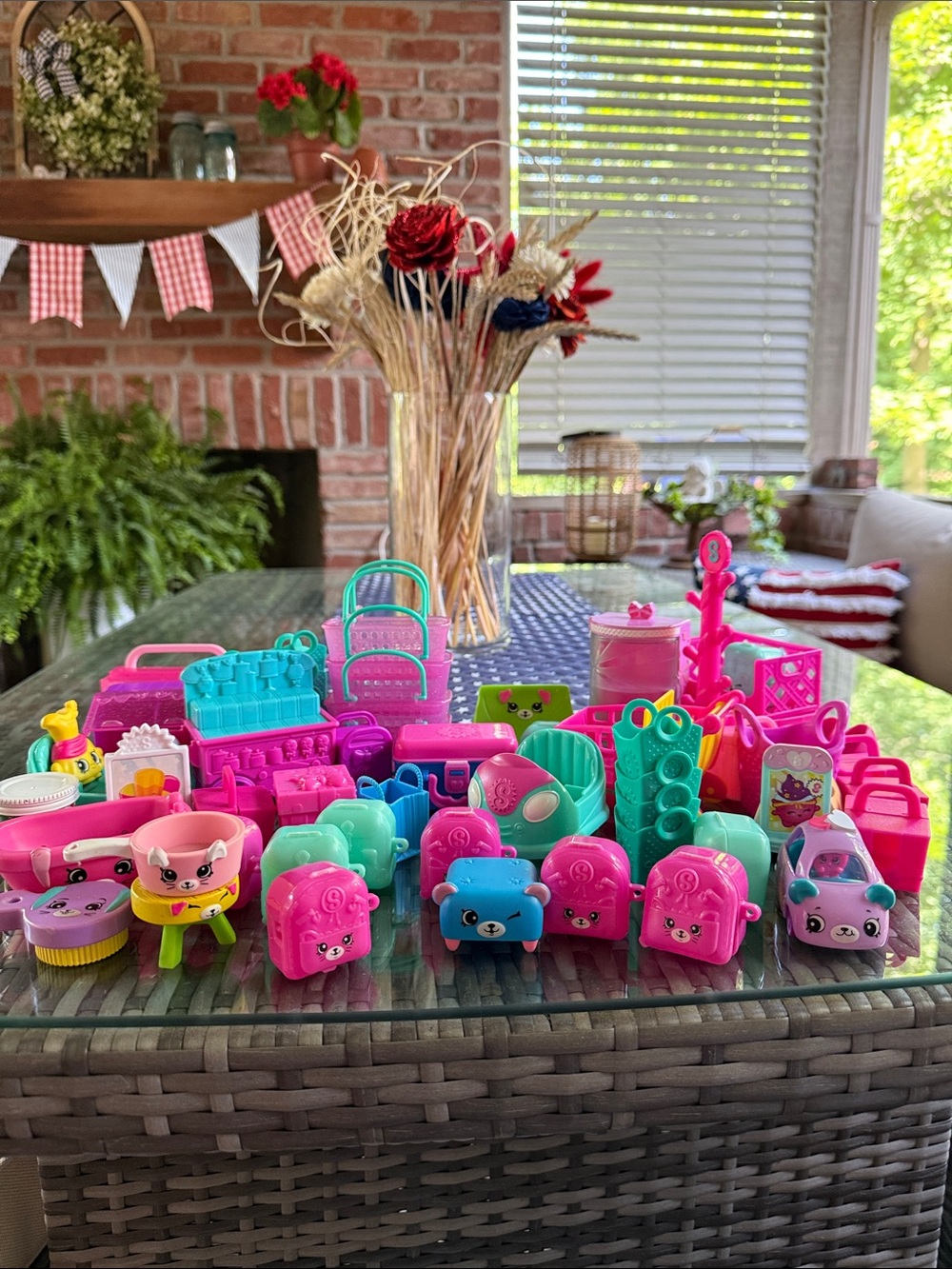 Shopkins Assorted 50+ Mixed Pieces